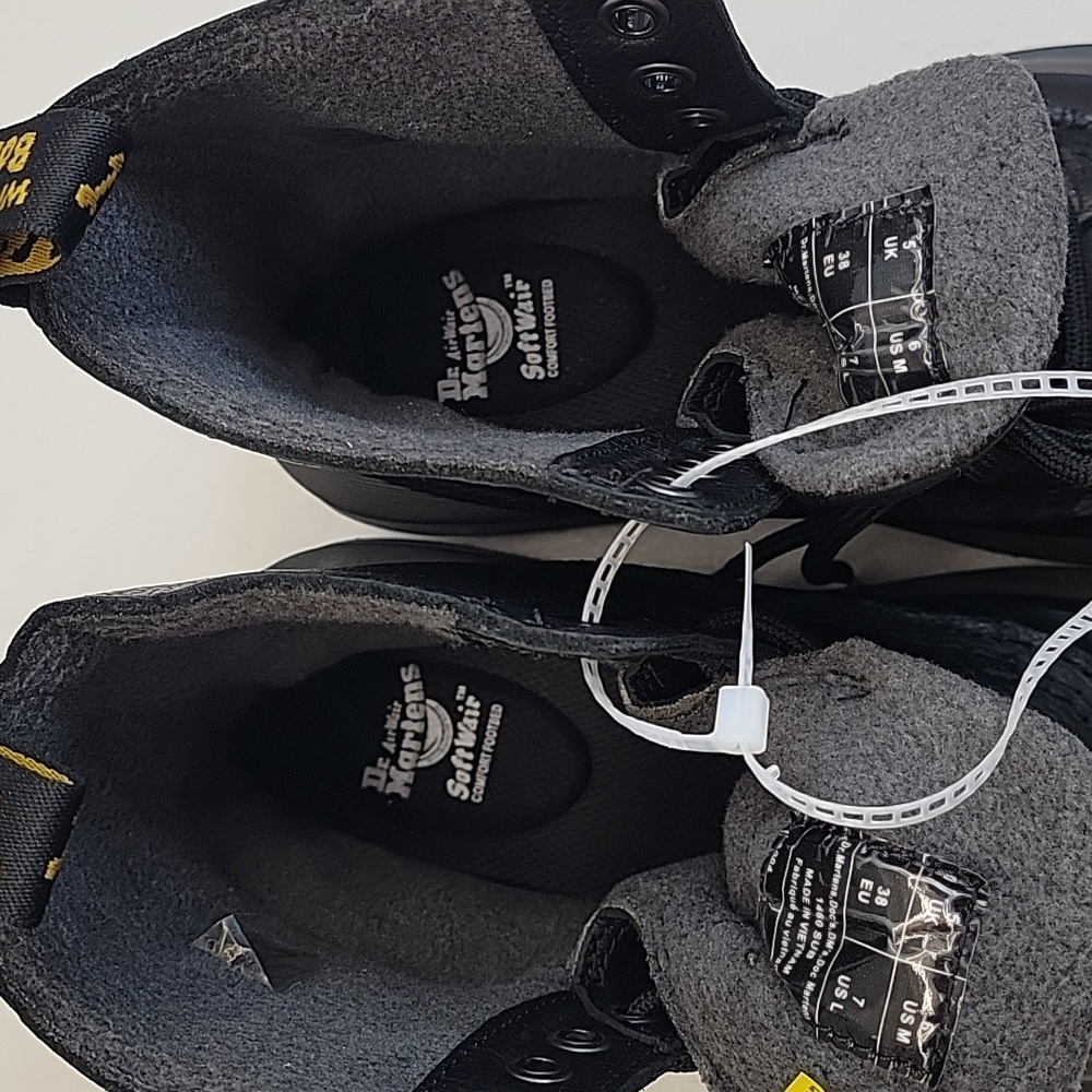 NWOB Dr.Martens 1460 Fleece Lined Sub Boots Water-resistant Black US M6 L7 UK 5 - Picture 13 of 17